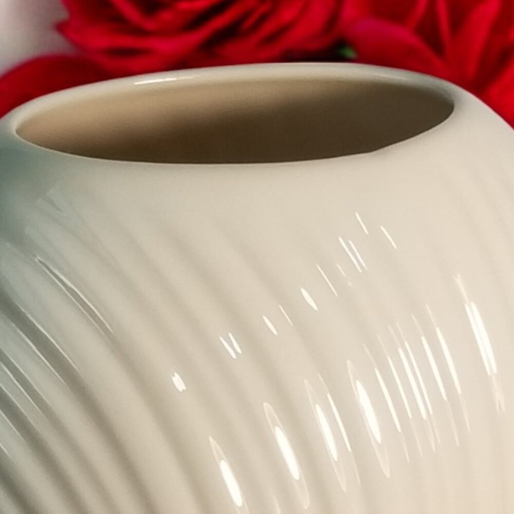 Lenox Mirage Collection 8" Vase | 1987 Vintage Art Deco Elegance - Picture 7 of 7